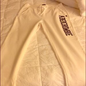A & F XL  NEW WHITE SWEATPANTS $15